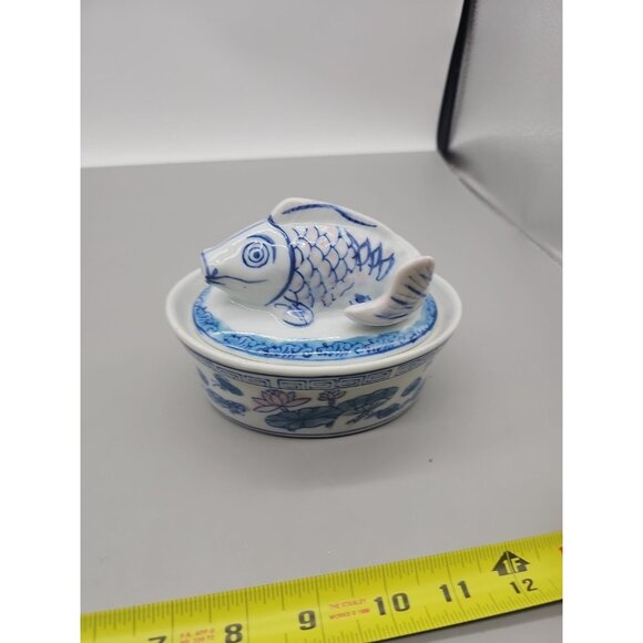 Vintage Koi Fish Blue & White Lidded Candy Butter Trinket Dish Porcelain - Picture 9 of 9